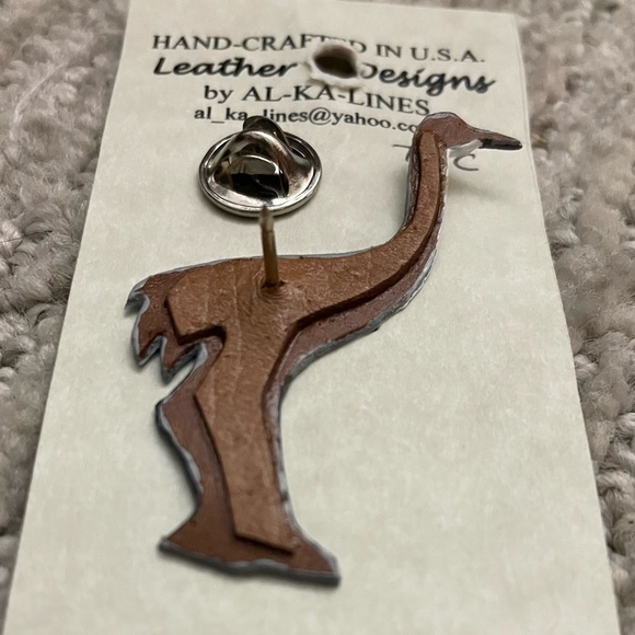 Sandhill Crane Pin - Picture 4 of 4